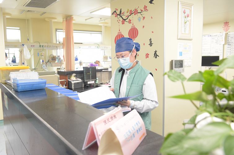 记呼吸内科党支部：疫情防控中的新华党员先锋岗