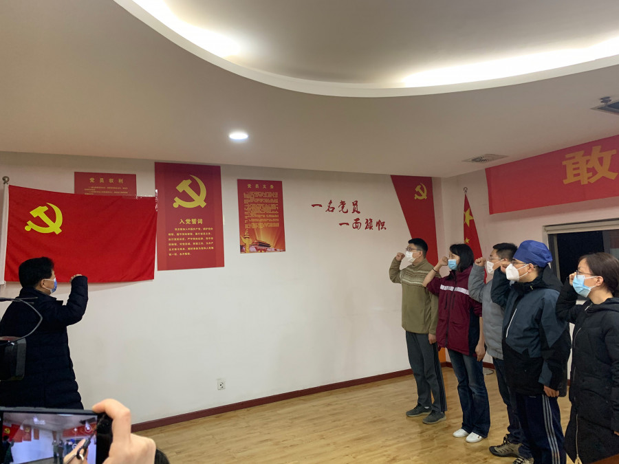 新华医院刘立骏援鄂一线入党