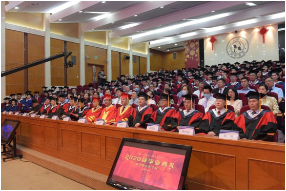 上海交通大学新华临床医学院2020届学生毕业典礼隆重举行。